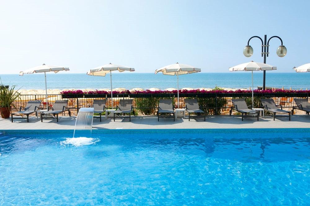 Victoria Frontemare Beach & Spa Hotel Jesolo Ngoại thất bức ảnh