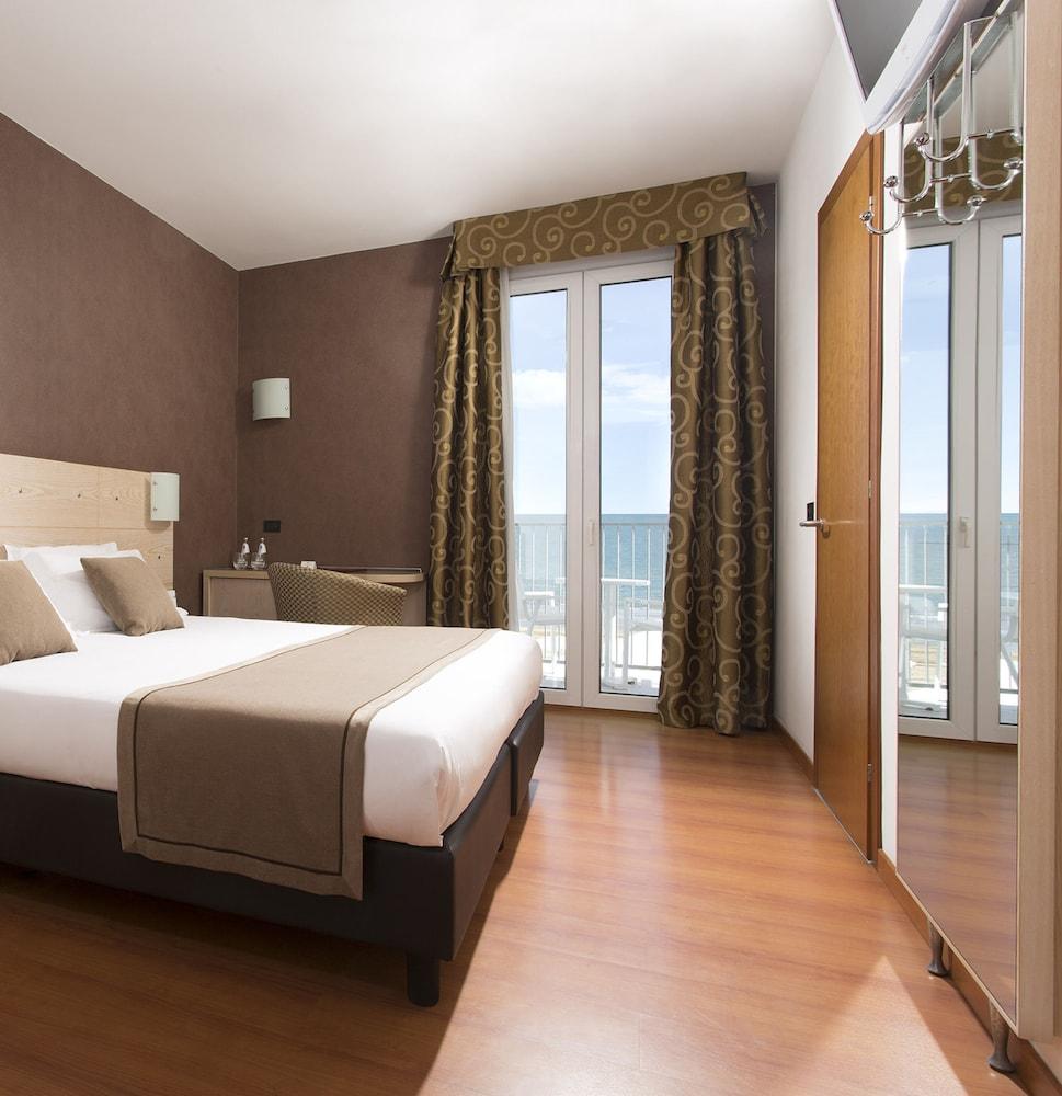 Victoria Frontemare Beach & Spa Hotel Jesolo Ngoại thất bức ảnh