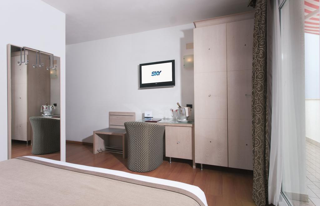 Victoria Frontemare Beach & Spa Hotel Jesolo Ngoại thất bức ảnh