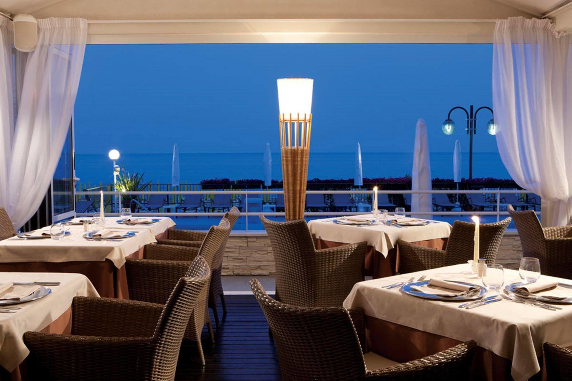Victoria Frontemare Beach & Spa Hotel Jesolo Ngoại thất bức ảnh